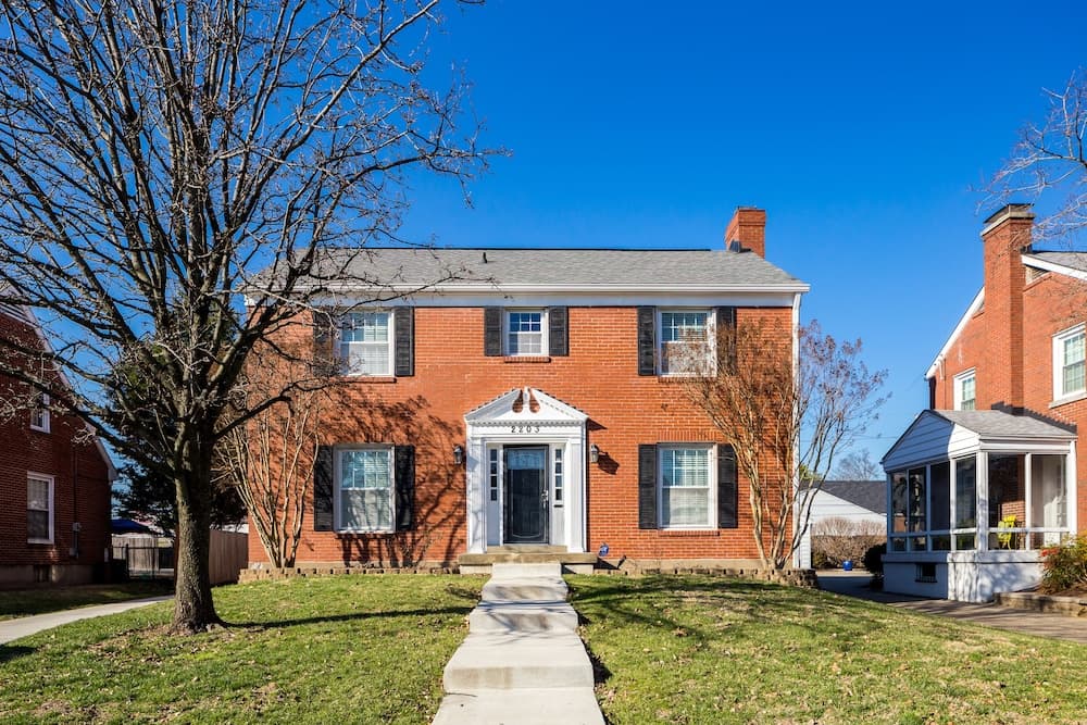 Spacious 6BR /2.5 Bath in Highlands!
