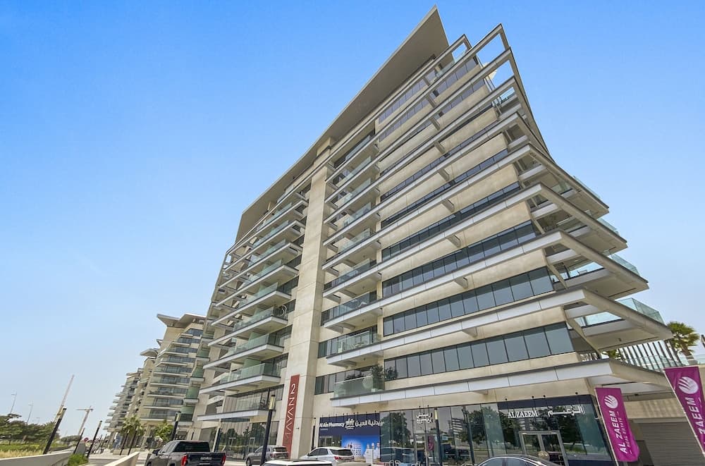 WelHome - Urban Tranquil Retreat In The Heart of Yas Island