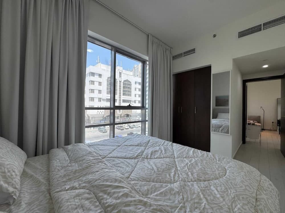 Premier 2-bedroom Lifeline apartment with free Parking