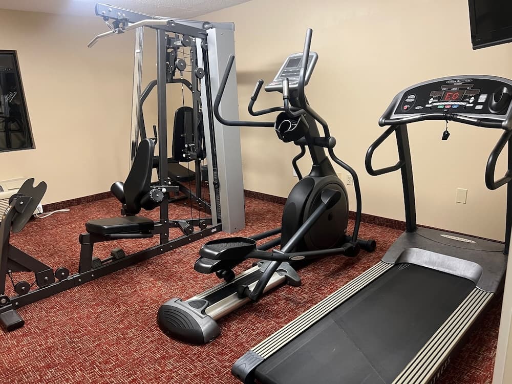 All Seasons Inn & Suites