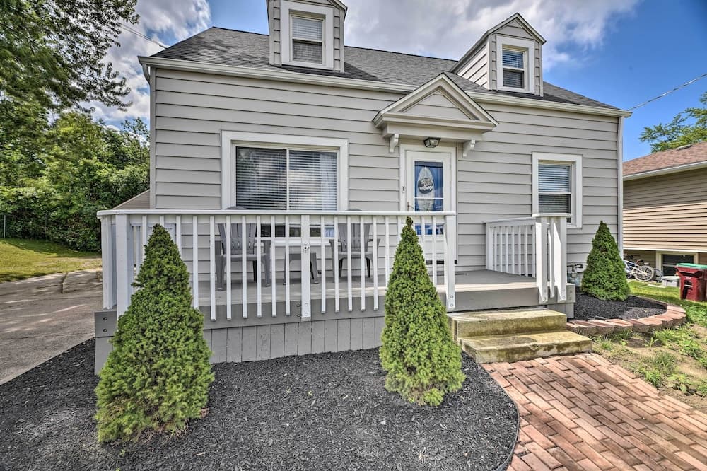 Orchard Park Home < 2 Mi to Highmark Stadium!