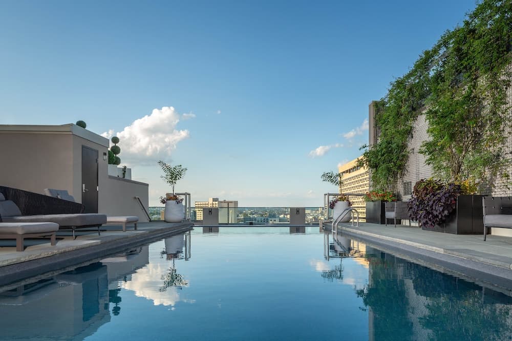 The Windsor Suites