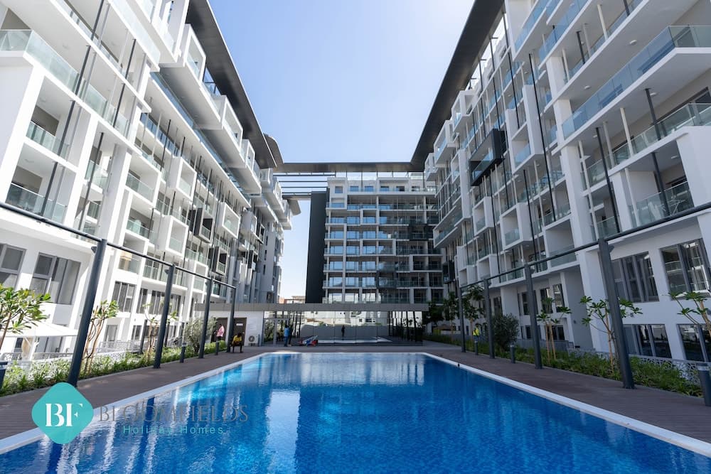 Executive 1 BR in Oasis - 2