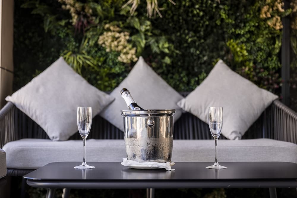 The Londoner Hotel St. Julians