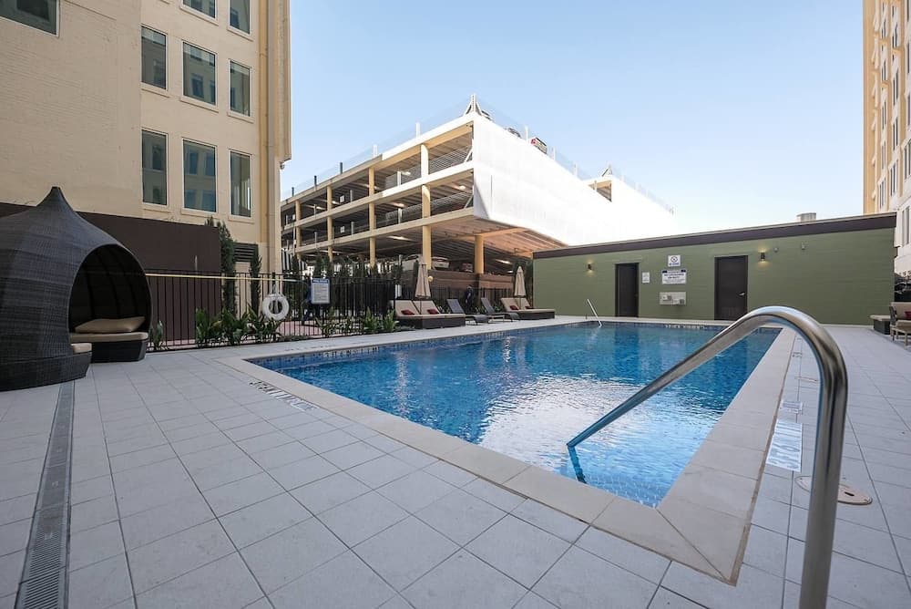 Beautiful 3bd Unit in Perfect Downtown Location