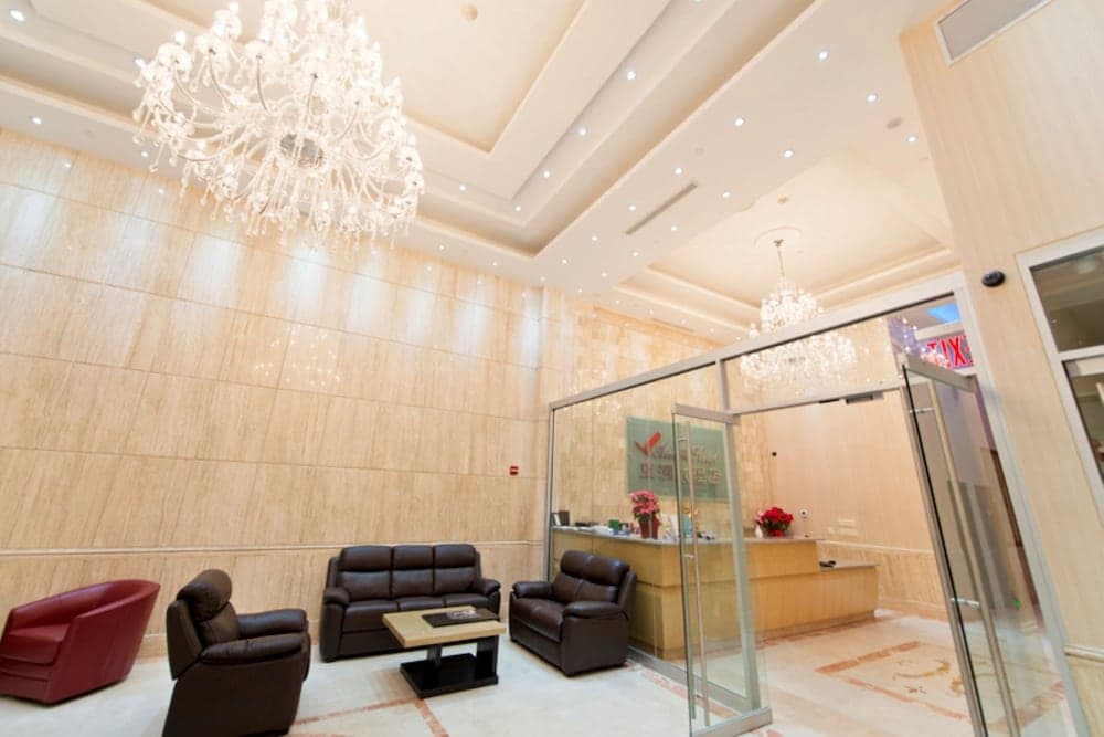 Asiatic Hotel by LaGuardia Airport 4