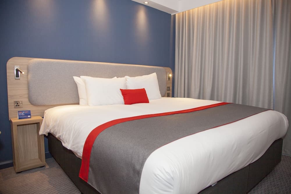 Holiday Inn Express Cardiff Bay by IHG 3