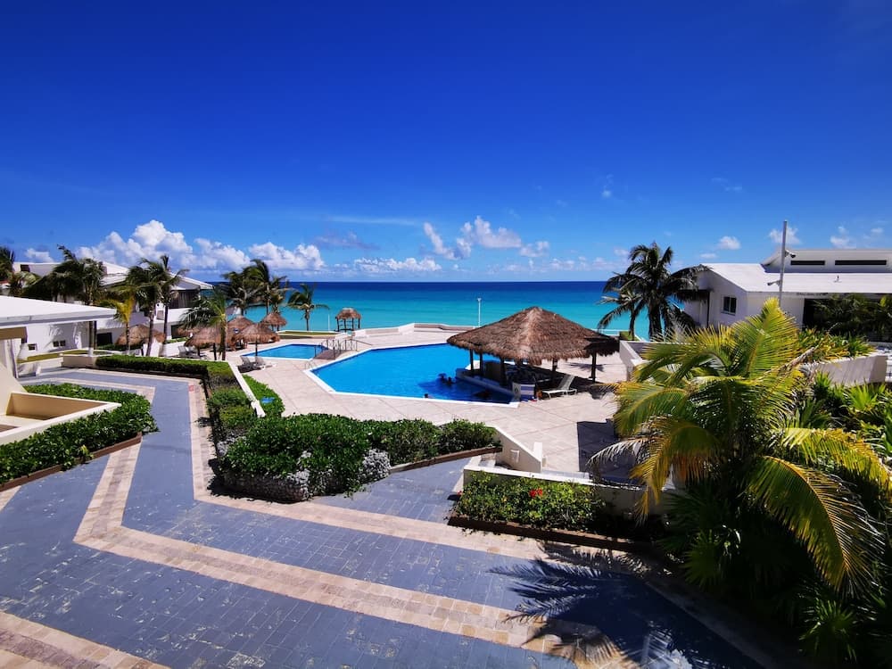 Brisas Beachfront Studios In Hotel Zone