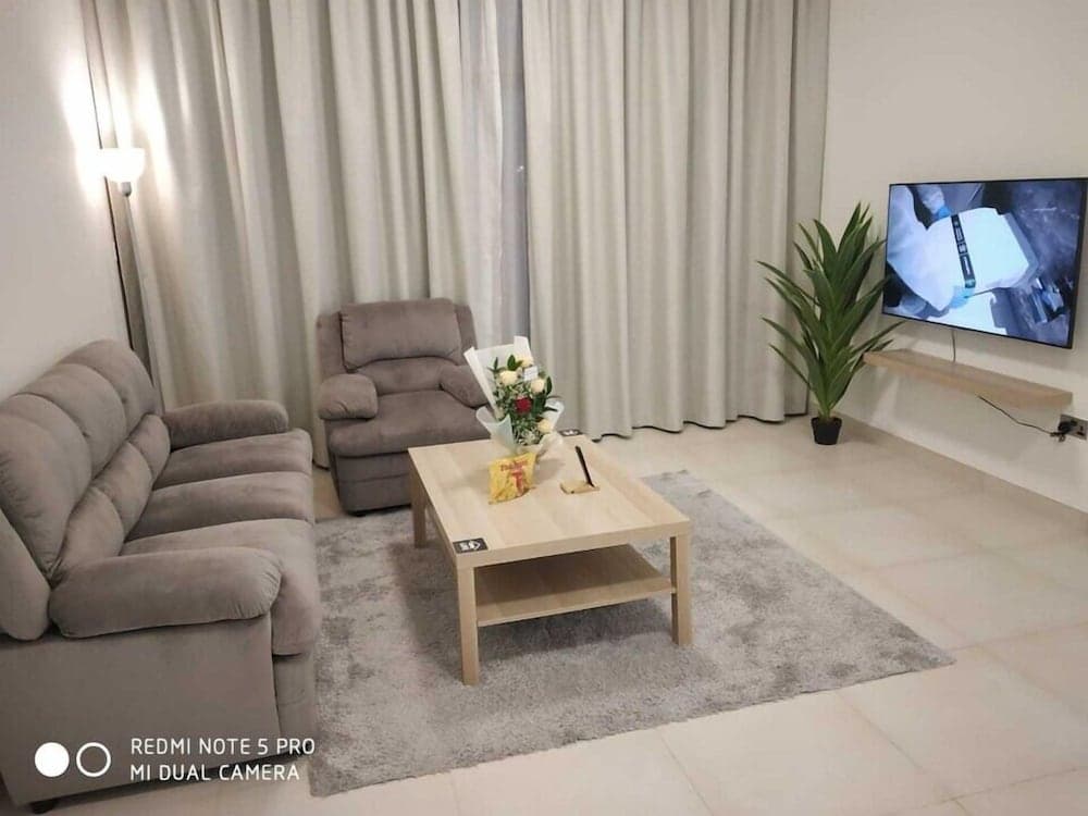 OYO HOME 1383 Luxury 1 BHK With Balcony