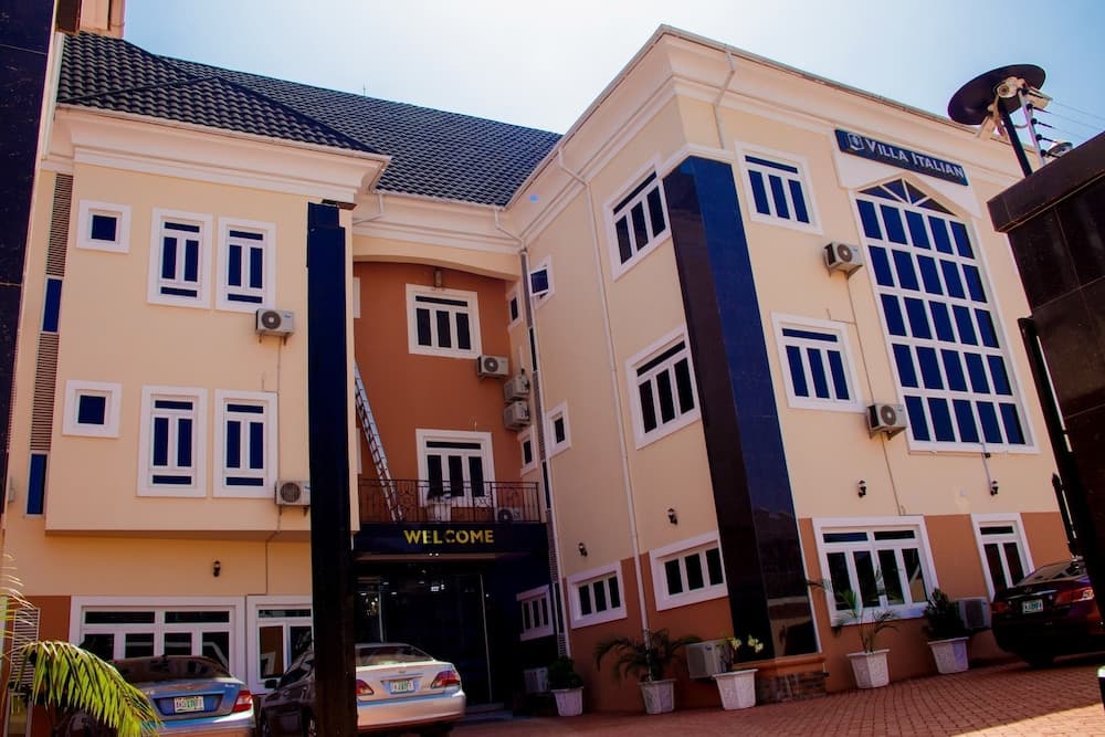 Villa Italian Hotels