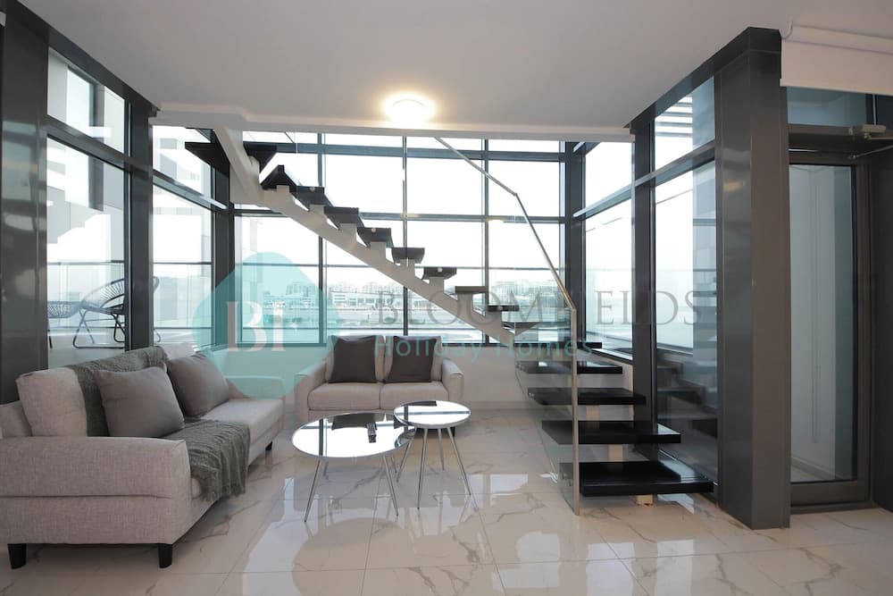Bloomfields Luxury 2BR Duplex Raha Loft