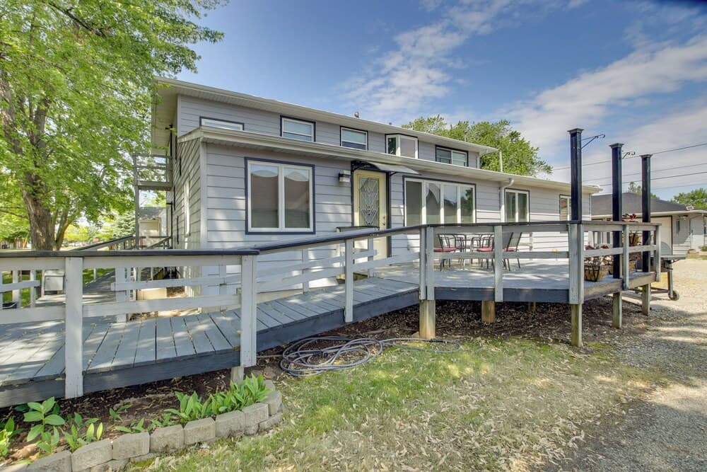 Neenah Home w/ Deck: Near Lake Winnebago