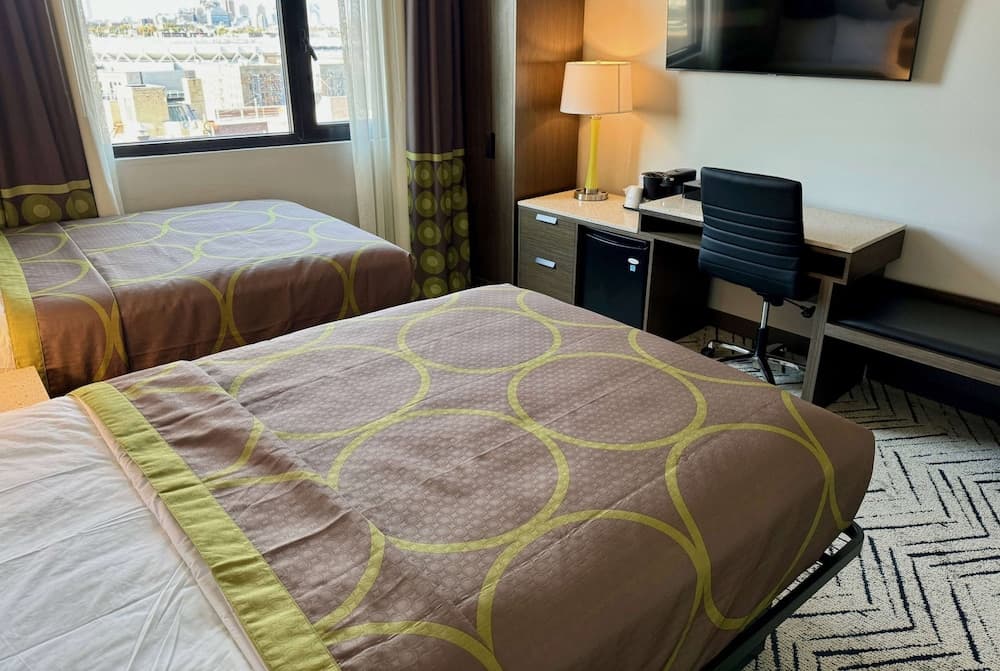 Super 8 By Wyndham Bronx Near Stadium 4
