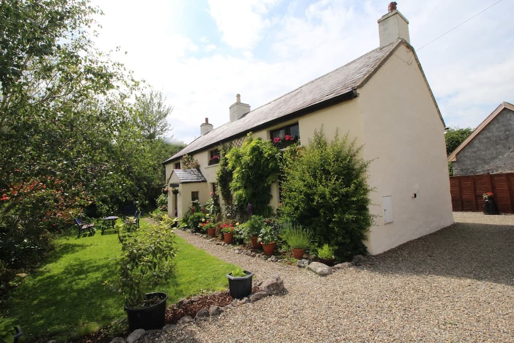 Beautiful 300 Year old Traditional Country Cottage