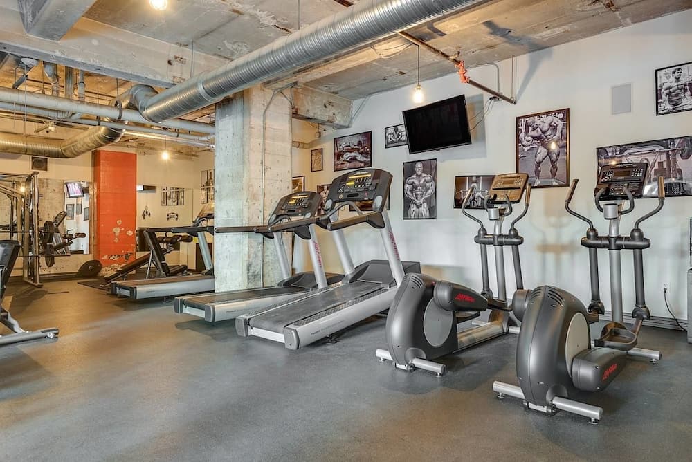 Beautiful 3bd Unit in Perfect Downtown Location 5