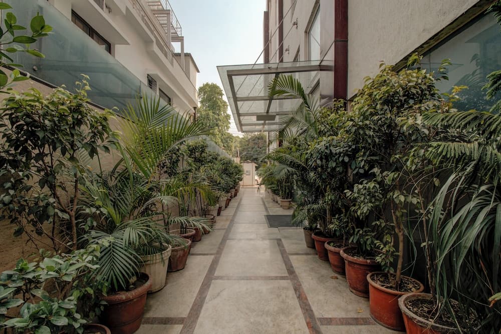 Iris Park Hotel