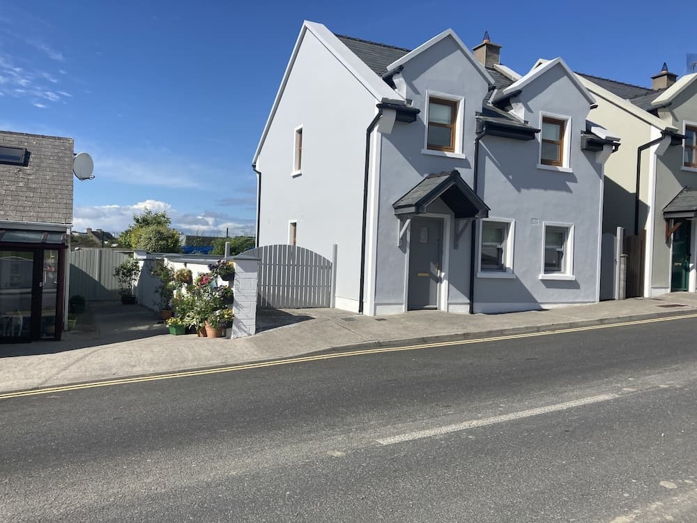 3-bed House Sleeps 6 With Patio