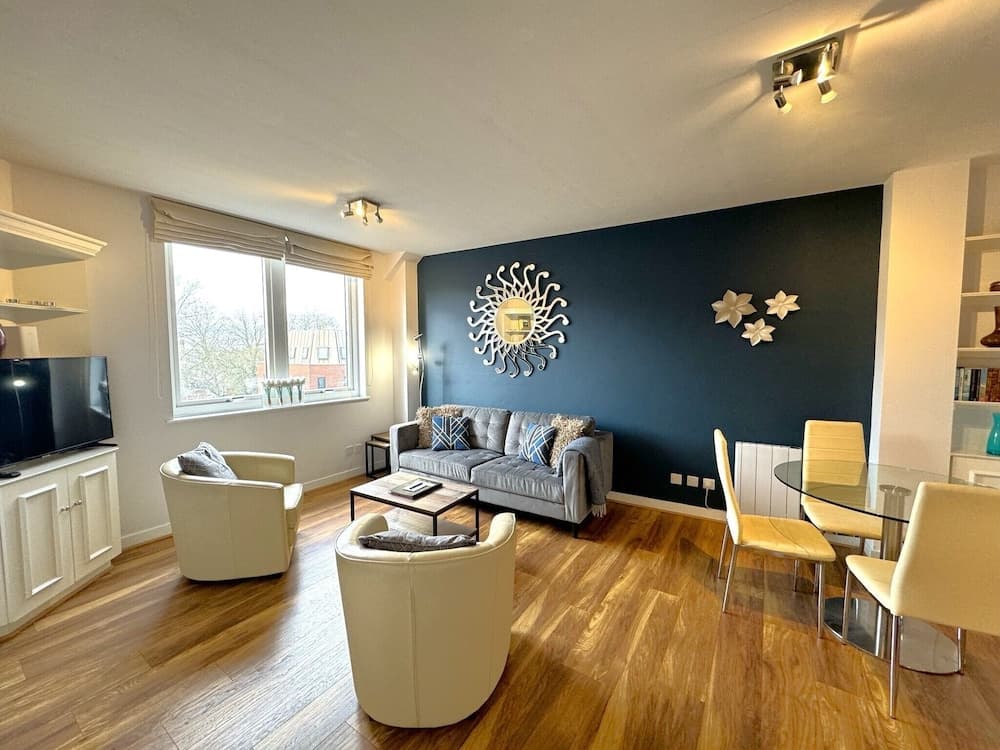 The Courtyard, Windsor, 2 Beds