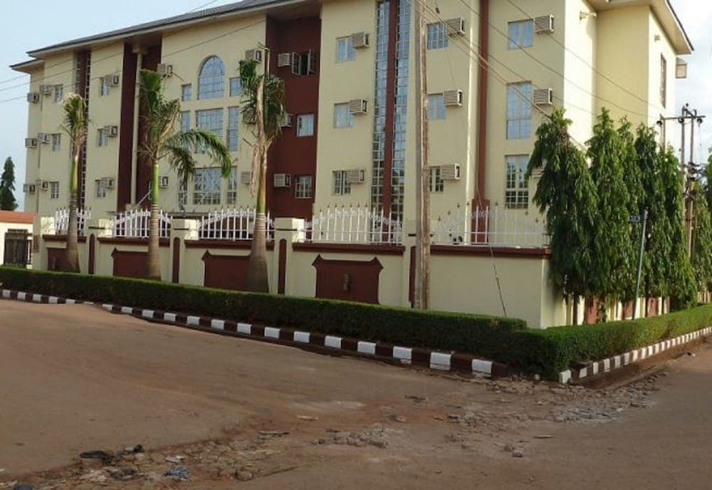 Nondon International Hotel