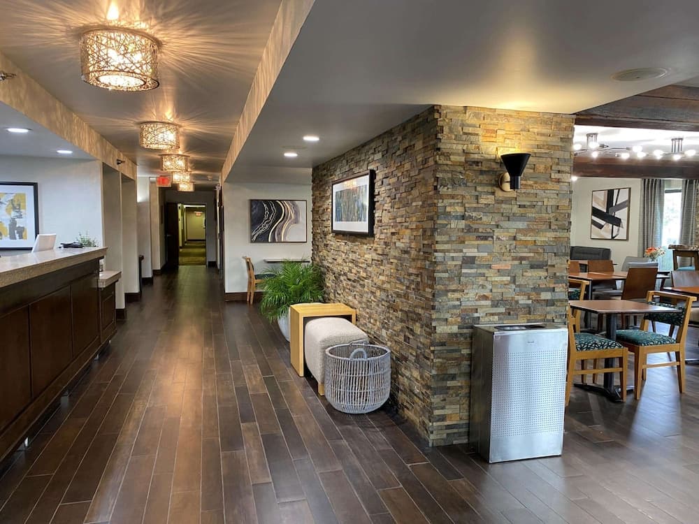 The Addison Hotel, SureStay Collection by Best Western