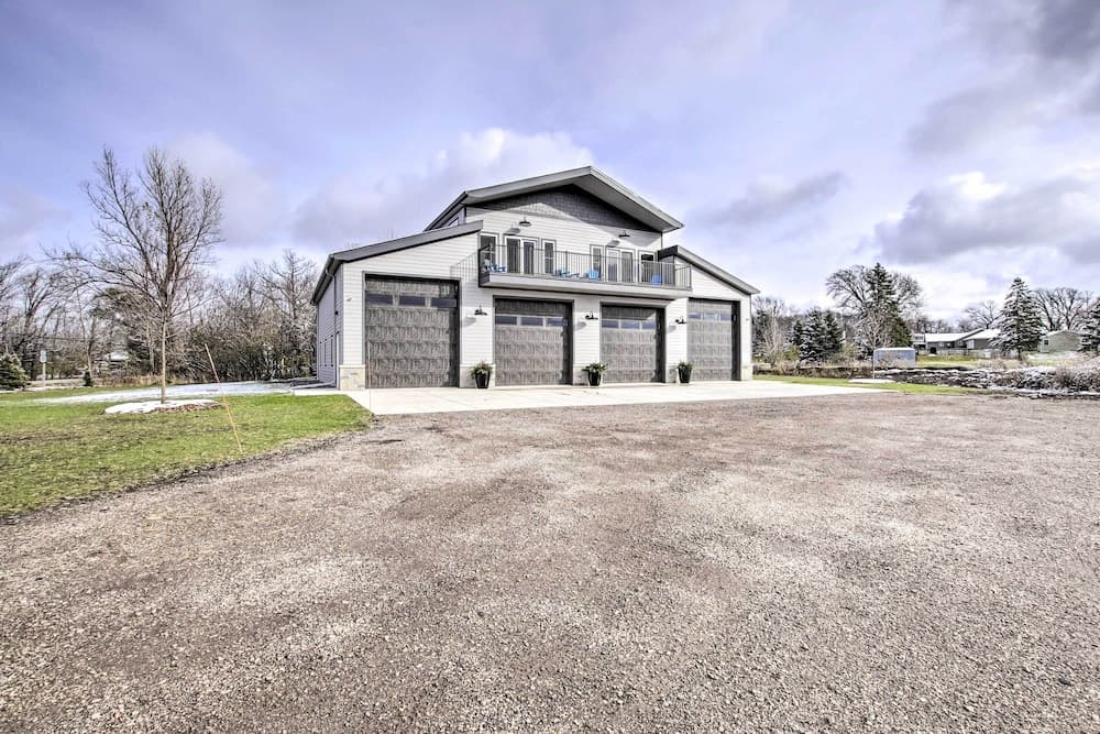 Spacious Recently Built Home < 1 Mi to Lake!