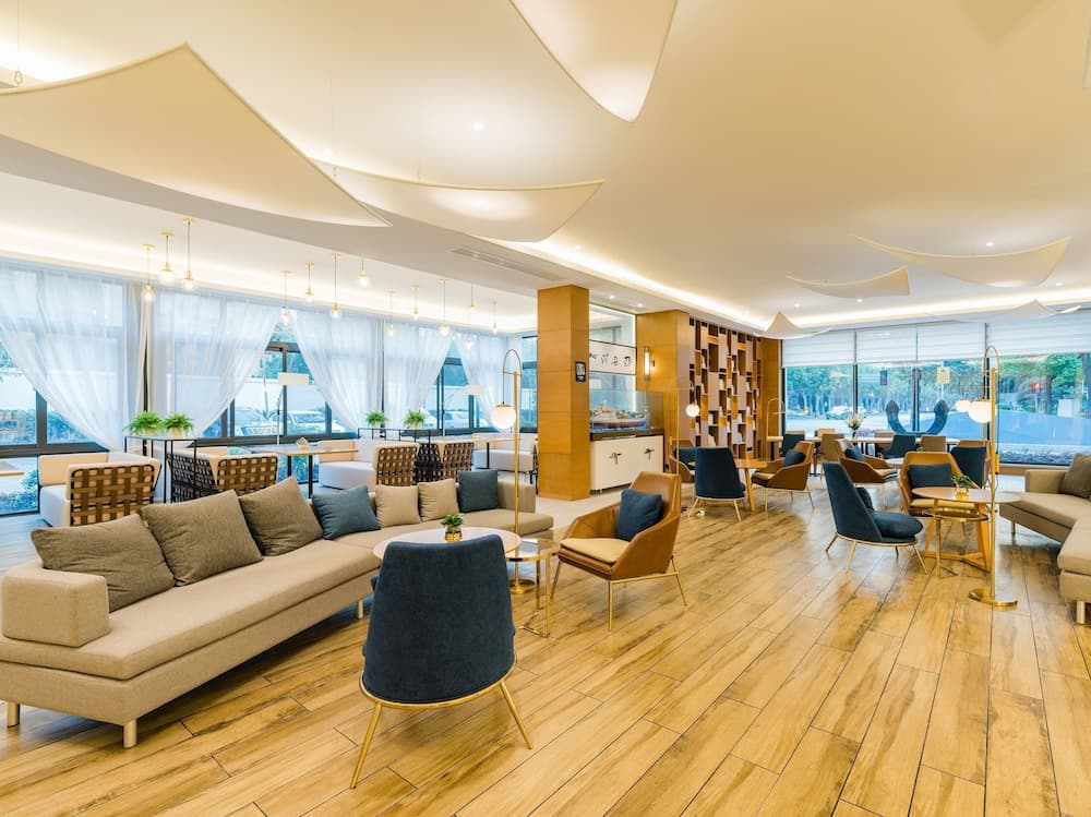 Atour Hotel Pudong Airport