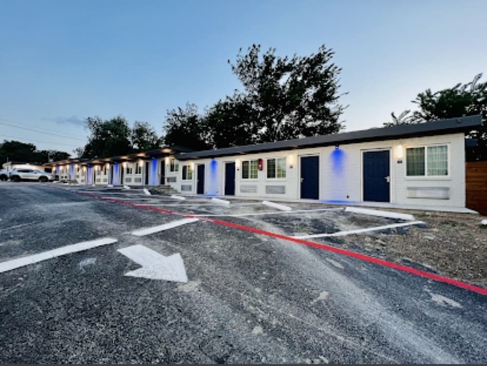 Bishop Arts Suites