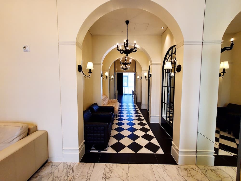 Louisville Dream House 4BR 2BA by Cozysuites