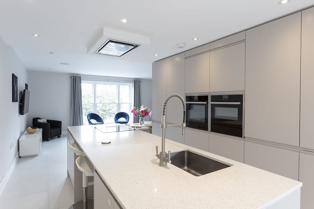 Immaculate Central Windsor Town House
