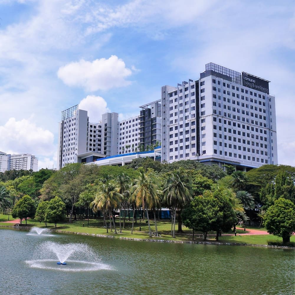 Komune Living & Wellness in the Park