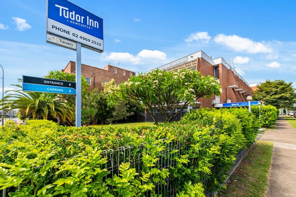 Tudor Inn Newcastle