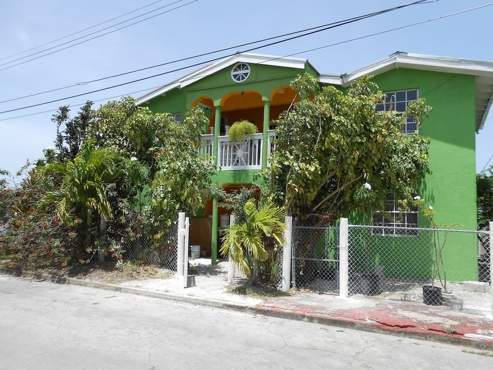 JO J'S Hostel
