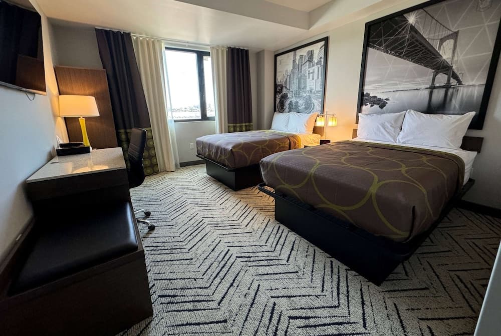 Super 8 By Wyndham Bronx Near Stadium 2