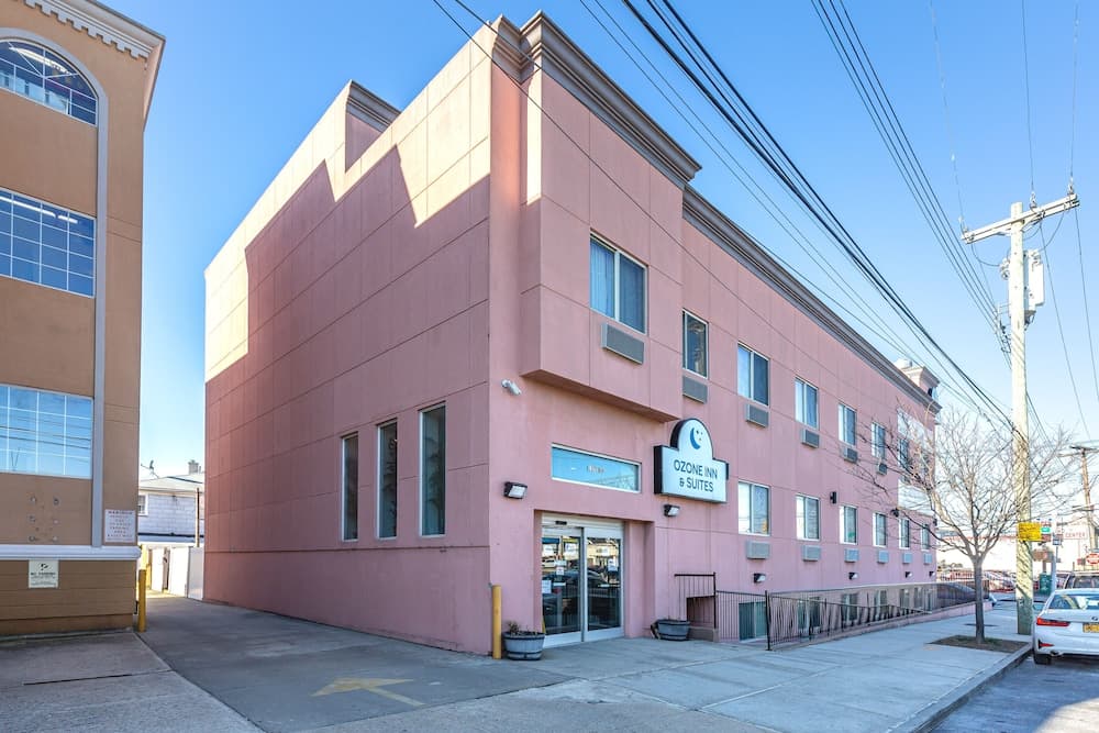 Ozone Inn & Suites