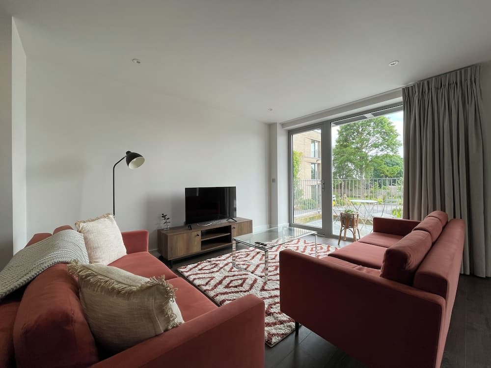 Elegant 2 Bedroom Apartment