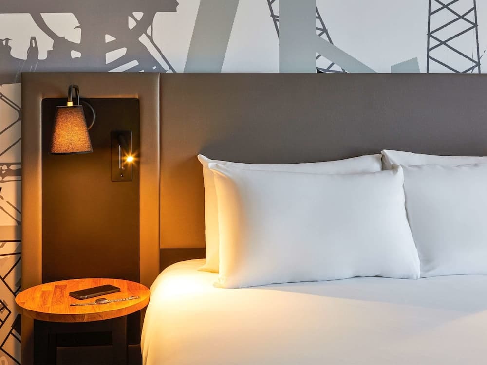 Mercure Cardiff North Hotel 4