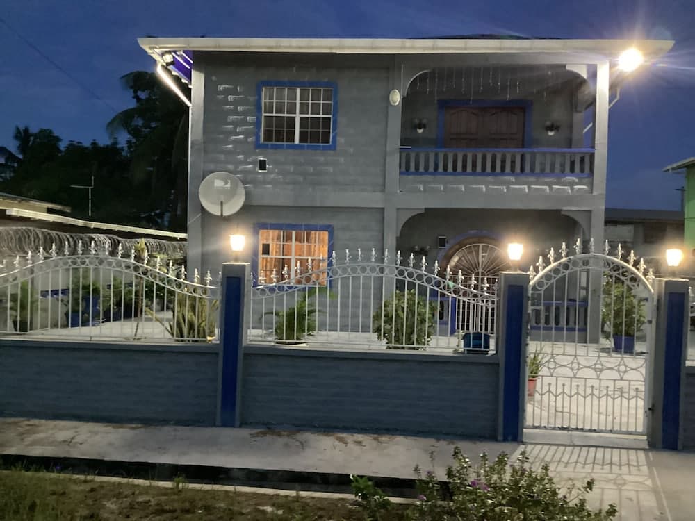 Lania Cottage