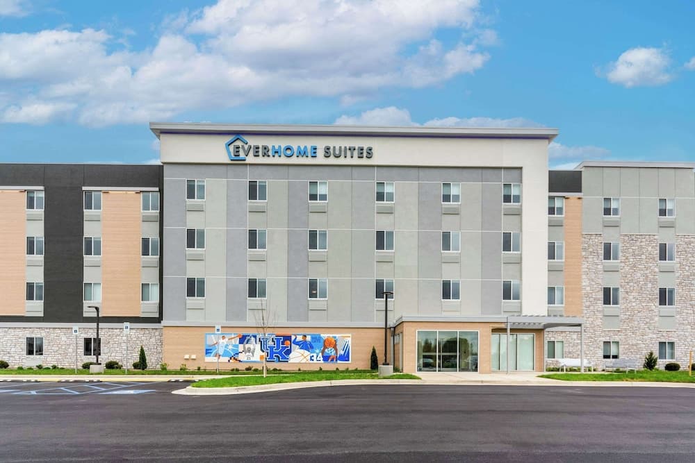 Everhome Suites Lexington - Horse Park