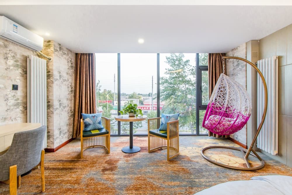 Ease Cloud Hotel