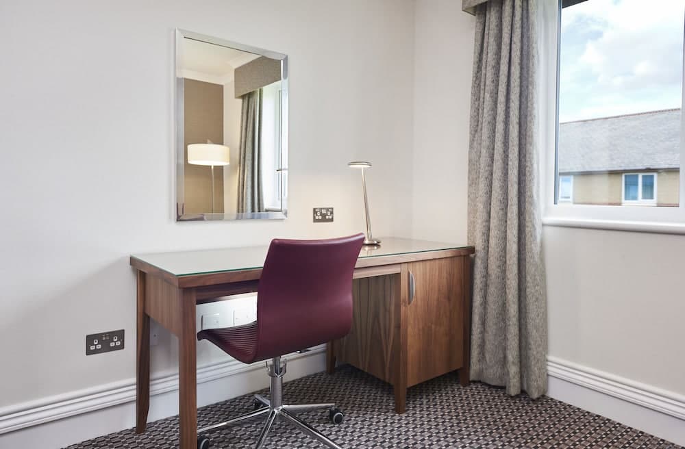 DoubleTree by Hilton Bristol North 5
