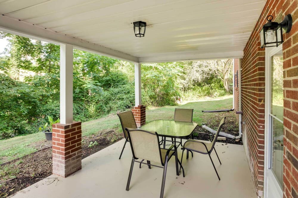 Lexington Apt Rental Near VA Military Institute!