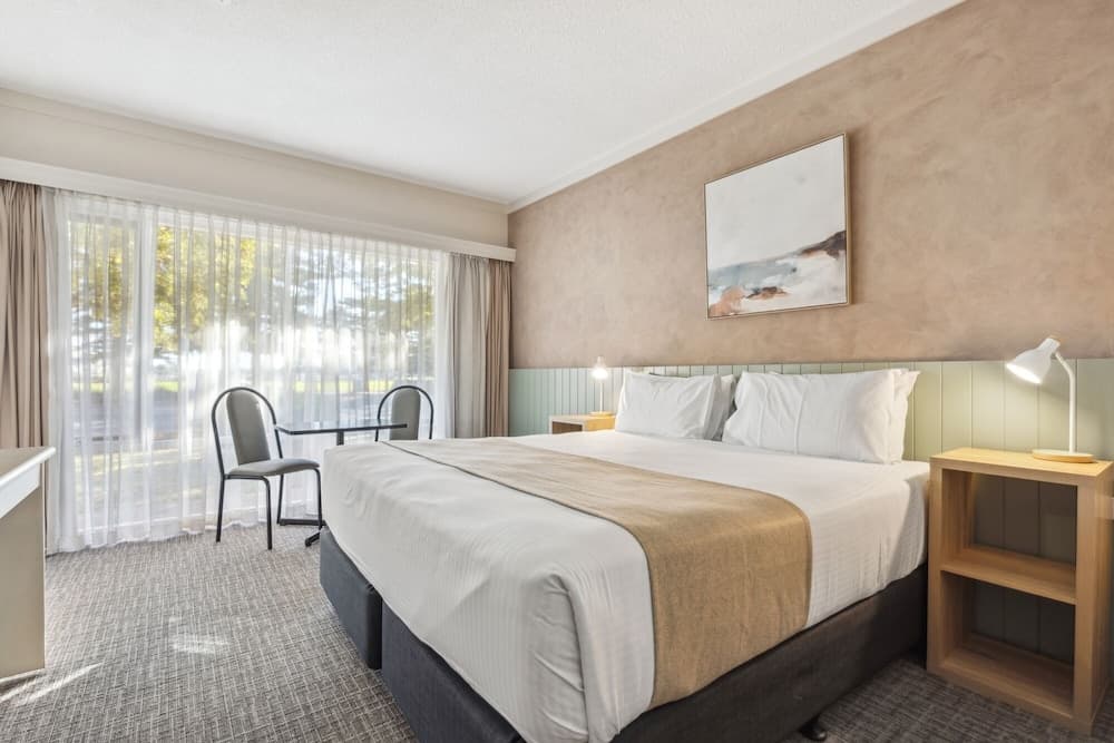 Glenelg Dockside Motel