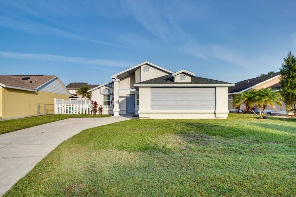 12 Mi to Disney World: Sunny Home w/ Pool!