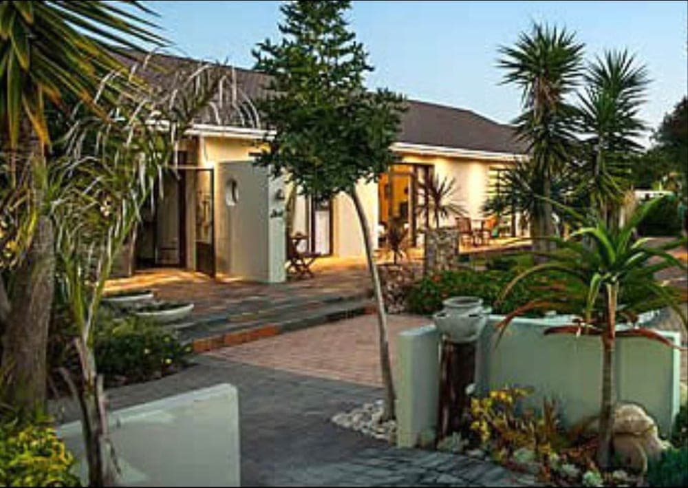 Hobie Beach Guest House