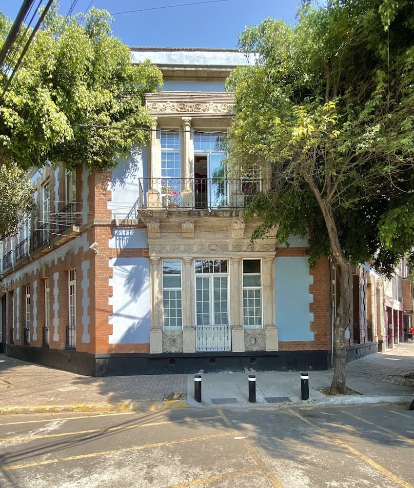 El Patio 77