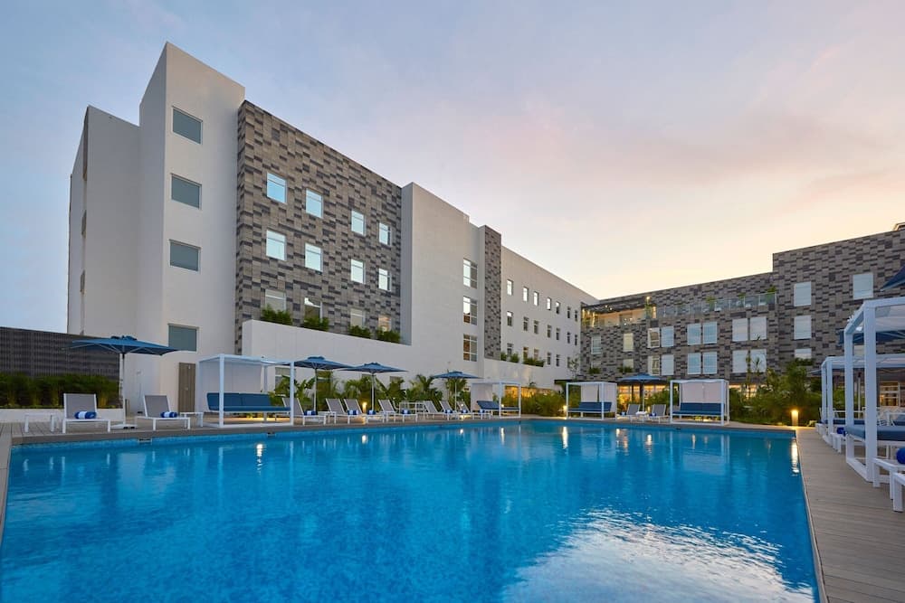 City Express Suites by Marriott Cancún Aeropuerto Riviera