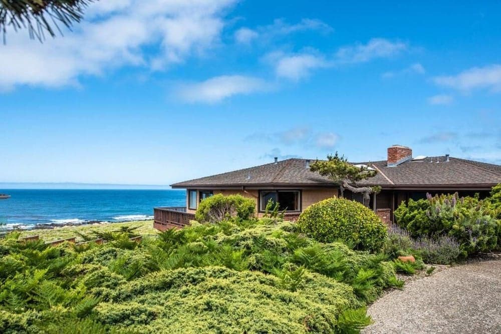 Lx5: Ocean Front Villa