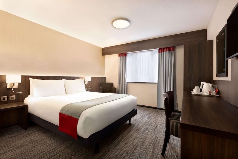 Ramada by Wyndham Bristol West 5