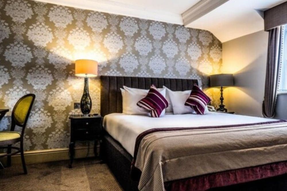Foley Hotel 4