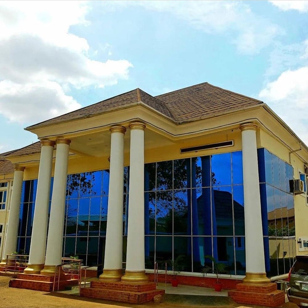 T Golden Villa Hotel